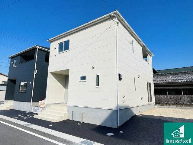 東近江市中野町　第2期　新築一戸建ての外観|周辺は落ち着いた街並みの住宅地！子育てがしやすい住環境です！気になることがありましたら、お気軽にお問い合わせください！