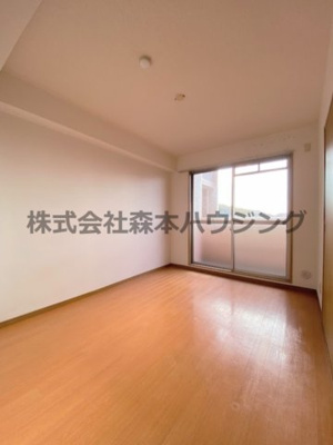 【洋室】 | 　ラフィネ星田 | 明るい洋室です