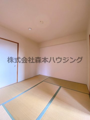 【和室】 | 　ラフィネ星田 | 畳の上でゆっくりとくつろげる和室です