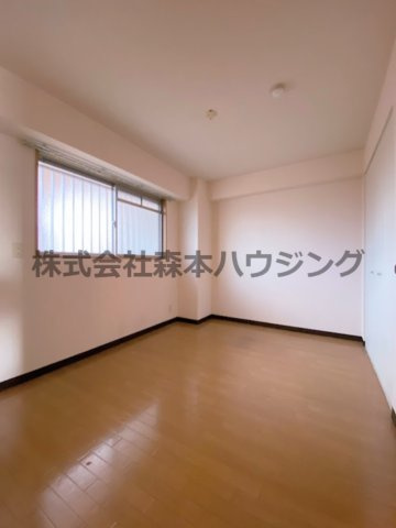 【洋室】 | 　ラフィネ星田 | 個人の部屋や寝室として使える洋室です