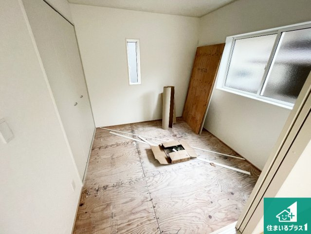 東近江市中野町　第2期　新築一戸建ての和室|一室あると便利な和室は客間としてだけでなく、小さなお子様のプレイルームや食後のくつろぎスペースとしてもご利用いただけます。収納もついていますので大活躍間違いなし！