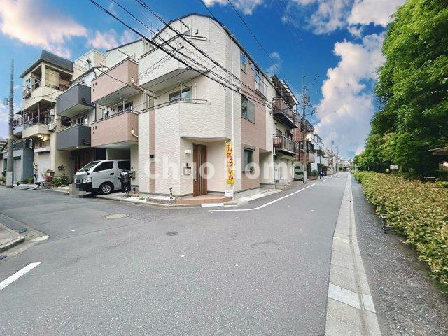 荒川区西尾久8丁目中古住宅の前面道路含む現地写真|全面道路