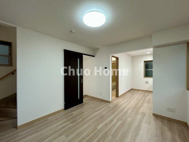 荒川区西尾久8丁目中古住宅のキッチン|ダイニングキッチン