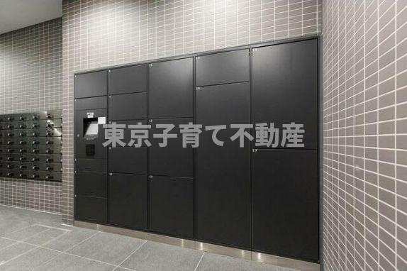 リブクオーレ神保町のロビー