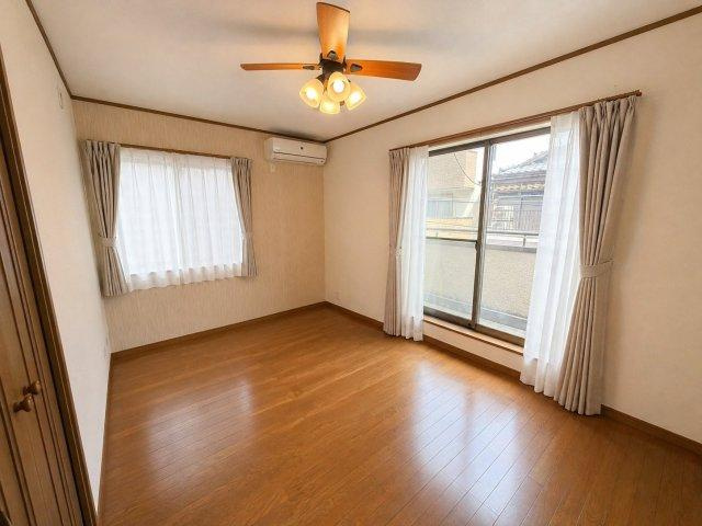 浜町　中古一戸建ての洋室|洋室7.73帖
■物件内覧・資金計画相談・住宅ローン相談、リフォーム相談、お問合せ受付中■
※当日・翌日のご内覧、ご相談はお電話でのお問合せがスムーズです！