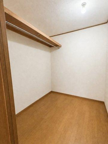 浜町　中古一戸建ての収納|ウォークインクローゼット
■物件内覧・資金計画相談・住宅ローン相談、リフォーム相談、お問合せ受付中■
※当日・翌日のご内覧、ご相談はお電話でのお問合せがスムーズです！