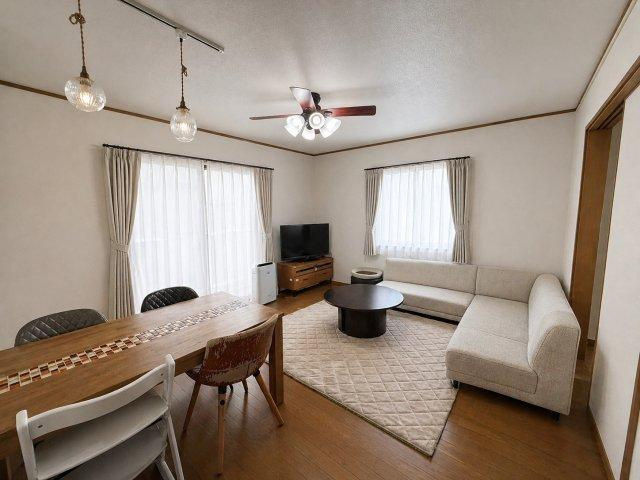 浜町　中古一戸建ての居間・リビング|LDK14.64帖
■物件内覧・資金計画相談・住宅ローン相談、リフォーム相談、お問合せ受付中■
※当日・翌日のご内覧、ご相談はお電話でのお問合せがスムーズです！