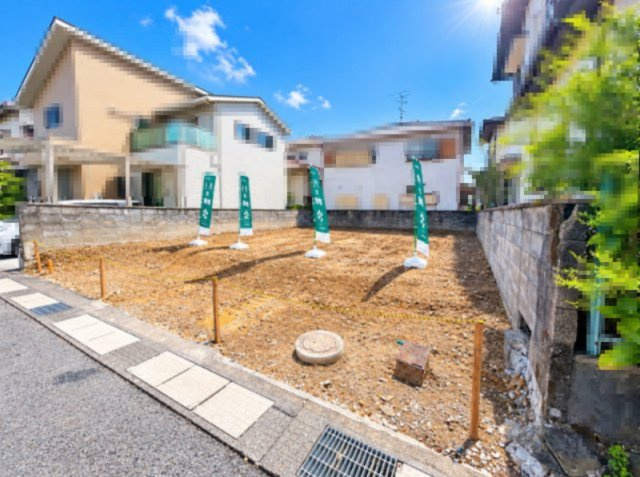 長岡京市柴の里の外観|前面道路と敷地との高低差もなく、運転が苦手な方もご駐車がしやすい土地になります！