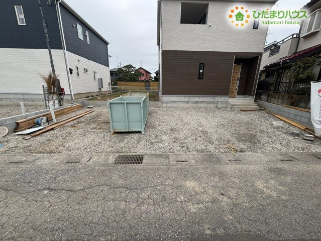 行田市藤原町　第2　新築一戸建て　クレイドルガーデン　01の駐車場