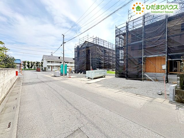 行田市藤原町　第2　新築一戸建て　クレイドルガーデン　01の前面道路含む現地写真