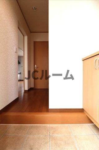 ラグナハウス B棟の玄関