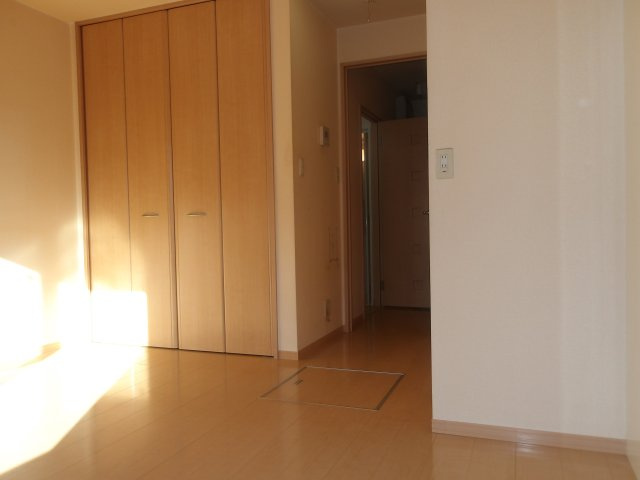 【居間・リビング】 | ショコラ・ゲーブルズ | ゆったりとした居間です（同物件別室の写真です）