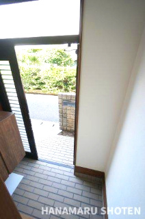 中古　千葉市花見川区朝日ケ丘の玄関|＊当日ご案内可＊ご希望の物件まとめてご案内！弊社が掲載していない物件でもOK♪お気軽にご相談ください ♪お電話でのお問合わせがスムーズ♪