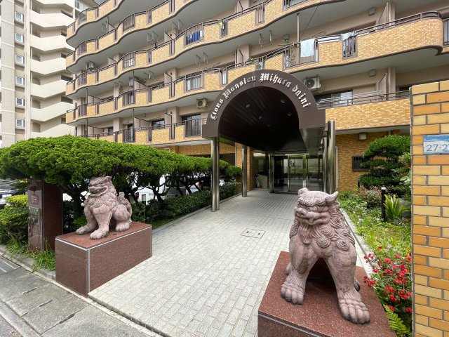 超！開放感満載のルーバルが魅力！！お部屋サイズの広さで何しよう？？それを考えるだけでもオモシロイ！！外観以上のポテンシャル！な、『ライオンズマンション三原第２』リノベーション
