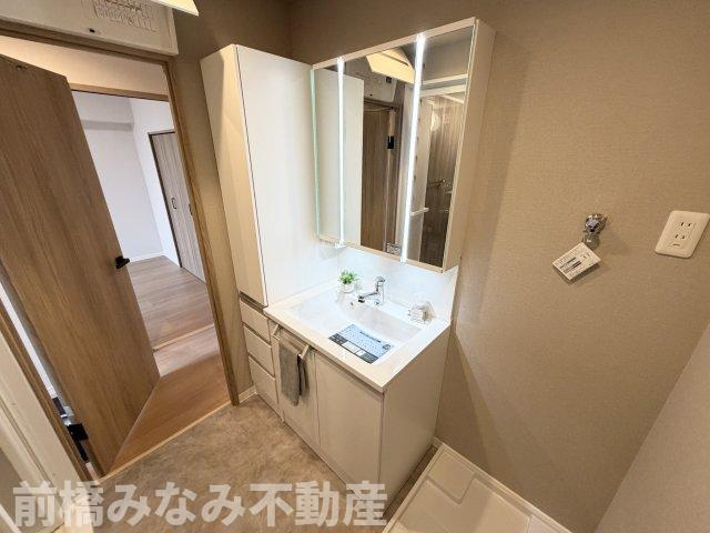 【中古マンション】前橋市大手町　パシフィックパレス　606号室　2LDKの独立洗面台|独立洗面台あり、毎朝おしゃれに忙しい女性の方におすすめです