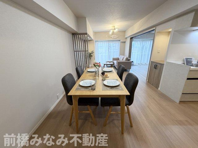 【中古マンション】前橋市大手町　パシフィックパレス　606号室　2LDKの居間・リビング|ゆったり過ごせるリビングです