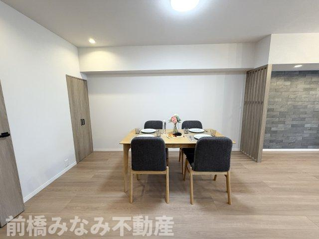 【中古マンション】前橋市大手町　パシフィックパレス　606号室　2LDKの居間・リビング|ゆったり過ごせるリビングです