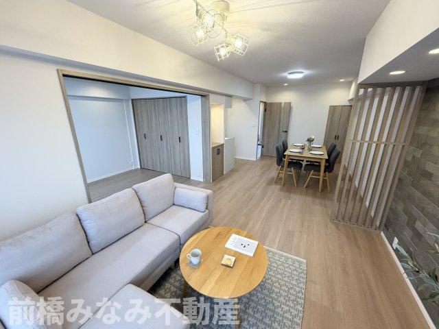 【中古マンション】前橋市大手町　パシフィックパレス　606号室　2LDKの居間・リビング|おしゃれなリビングです