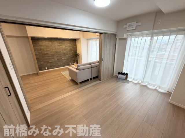 【中古マンション】前橋市大手町　パシフィックパレス　606号室　2LDKの居間・リビング|おしゃれなリビングです