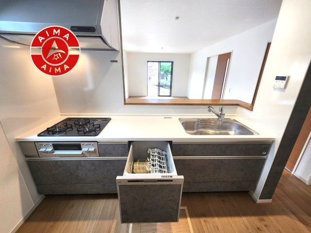 福岡市城南区片江2丁目第3-2棟（1号棟）の内観：施工例|キッチン。グリル・食器洗い乾燥機・浄水器も完備。