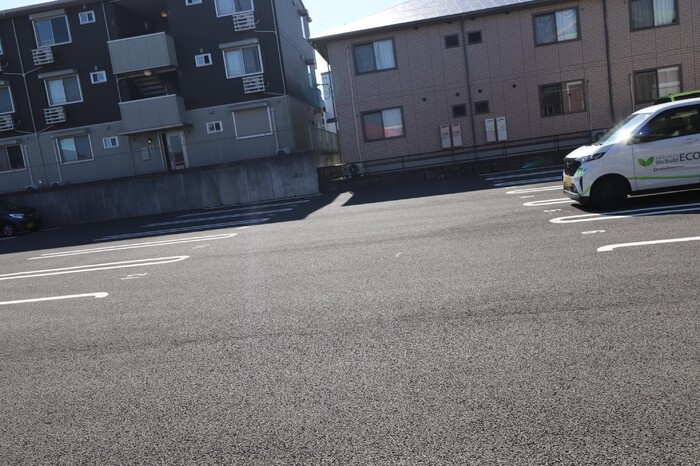 ボナール武蔵ヶ丘の駐車場