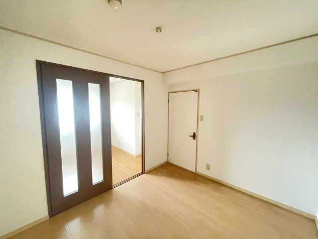 レジデンス清の洋室