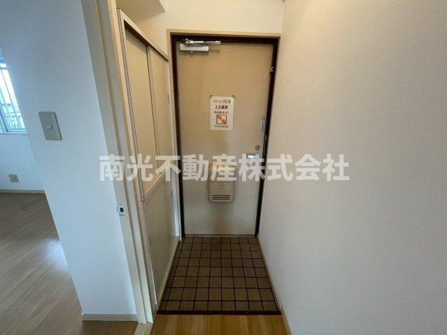 レジデンス清の玄関