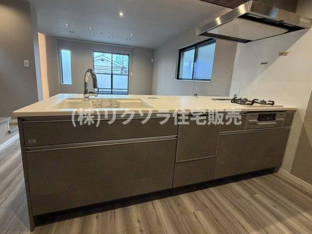 出口５丁目　新築一戸建てのキッチン|カウンターキッチン
■物件内覧・資金計画相談・住宅ローン相談、リフォーム相談、お問合せ受付中■
※当日・翌日のご内覧、ご相談はお電話でのお問合せがスムーズです！