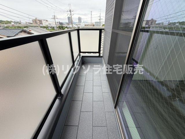 出口５丁目　新築一戸建てのバルコニー|■物件内覧・資金計画相談・住宅ローン相談、リフォーム相談、お問合せ受付中■
※当日・翌日のご内覧、ご相談はお電話でのお問合せがスムーズです！