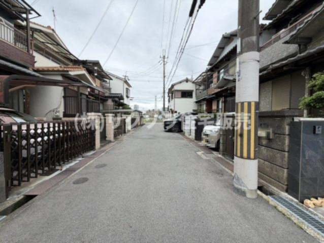 出口５丁目　新築一戸建ての前面道路含む現地写真|前道　東　幅員4.7ｍ
■物件内覧・資金計画相談・住宅ローン相談、リフォーム相談、お問合せ受付中■
※当日・翌日のご内覧、ご相談はお電話でのお問合せがスムーズです！