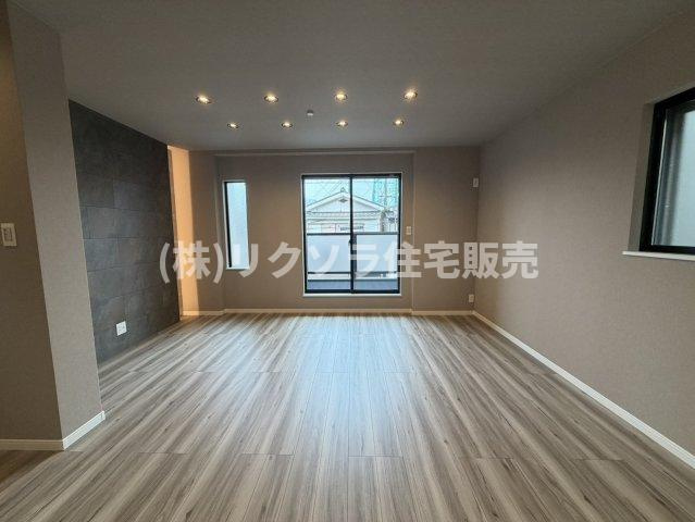出口５丁目　新築一戸建ての居間・リビング|LDK16.6帖
■物件内覧・資金計画相談・住宅ローン相談、リフォーム相談、お問合せ受付中■
※当日・翌日のご内覧、ご相談はお電話でのお問合せがスムーズです！