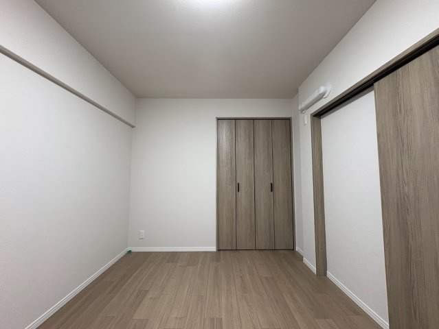 【収納】 | アーバンシティ中石田 中古マンション XM06184 | アーバンシティ中石田　洋室5.1帖クローゼット