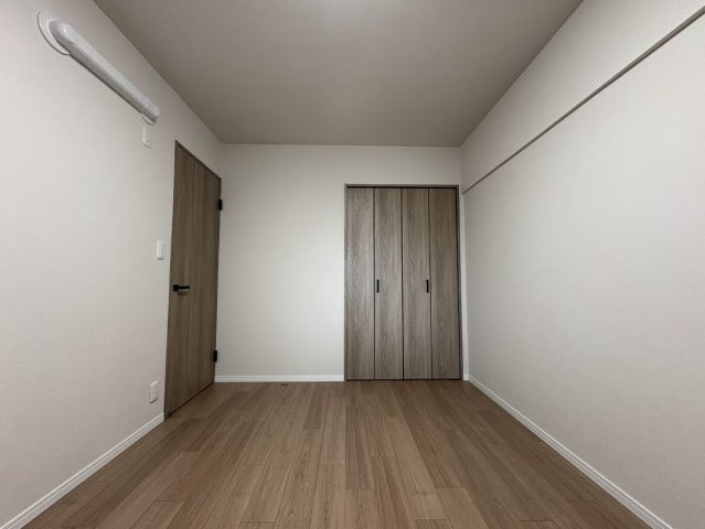 【収納】 | アーバンシティ中石田 中古マンション XM06184 | アーバンシティ中石田　洋室5.7帖クローゼット