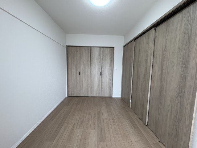 【収納】 | アーバンシティ中石田 中古マンション XM06184 | アーバンシティ中石田　洋室5帖クローゼット