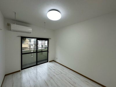 【洋室】 | T・メゾン | ※参考写真※洋室6帖☆バルコニーに繋がるお部屋です！エアコン付きで1年中快適に過ごせますね◎
