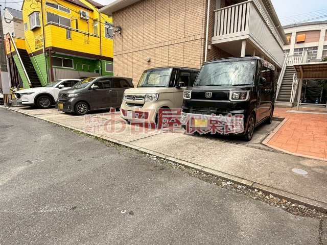 セジュール・ペルルの駐車場|カースペースがあります