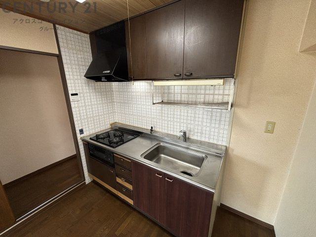 壁付けキッチンでスペースを有効活用できます！
