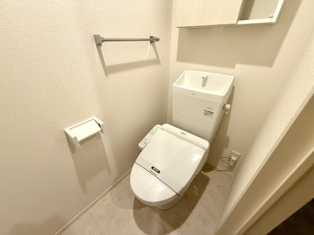 温水洗浄暖房便座付きです♪