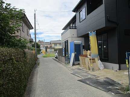 広島市佐伯区五日市中央３丁目の前面道路含む現地写真|駐車2台可能♪