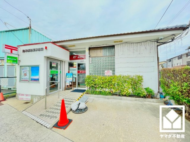 尼崎市西昆陽　第２　１号棟の外観|対面式キッチンなので、お料理中もリビングにいるお子様の様子が見守りやすい設計です。キッチン横に窓がございますので、昼間は手元が明るく、お料理がはかどります。