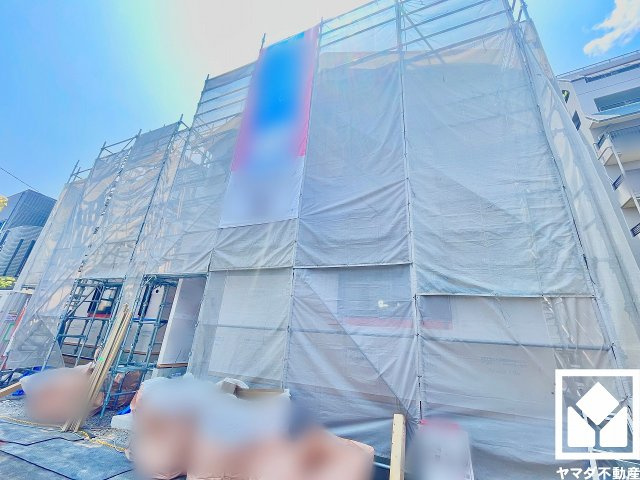 尼崎市西昆陽　第２　１号棟の外観|玄関扉には防犯性の高いディンプルキーを採用しています。セキュリティにも配慮された住宅です。