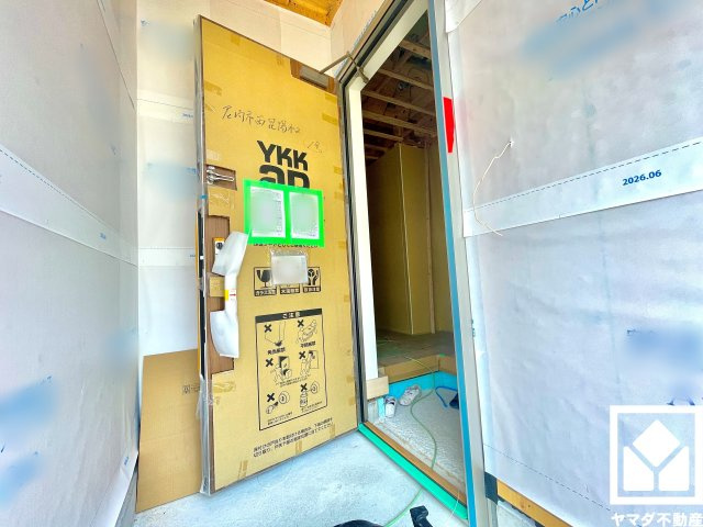 尼崎市西昆陽　第２　１号棟の外観|「セブンイレブン尼崎西昆陽2丁目店」まで徒歩7分、「スギ薬局昆陽店」まで徒歩13分、「ホダカ伊丹店」まで徒歩14分など、他にもお買い物施設が徒歩圏内に複数あり便利な住環境です。