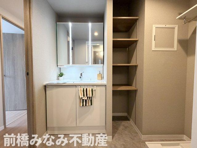 【中古マンション】前橋市南町　ダイアパレス　413号室　3LDKの独立洗面台|独立洗面台、朝の身支度には欠かせません