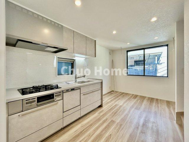 江東区北砂6丁目新築分譲住宅のキッチン|ダイニングキッチン