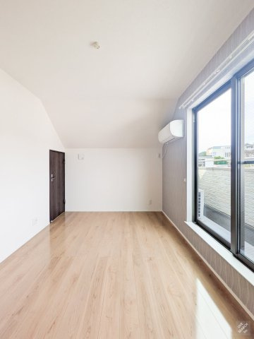 片山町３丁目戸建の居間・リビング