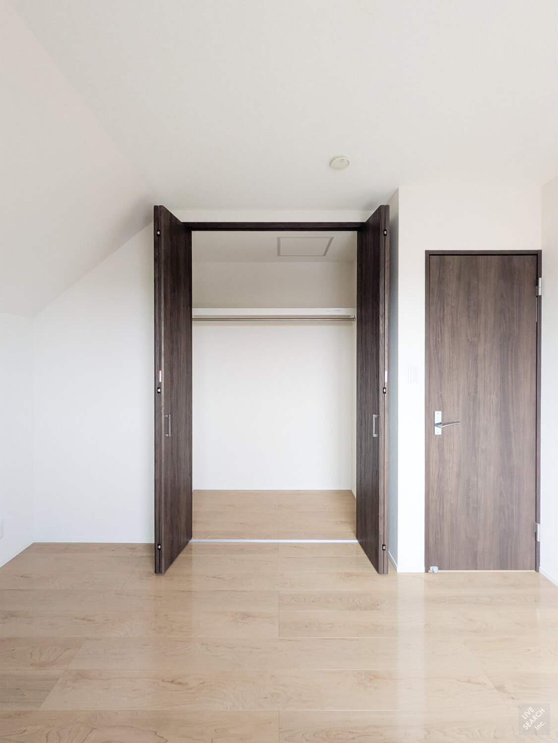 片山町３丁目戸建の居間・リビング