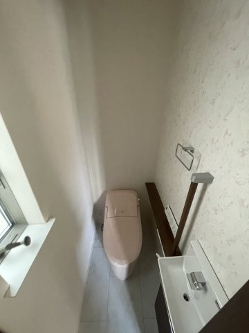 片山町３丁目戸建のトイレ