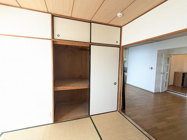 牧野駅前ハイツの収納|和室の押入
■物件内覧・資金計画相談・住宅ローン相談、リフォーム相談、お問合せ受付中■
※当日・翌日のご内覧、ご相談はお電話でのお問合せがスムーズです！