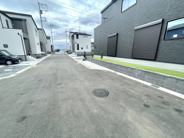 グラファーレ船橋市旭町5丁目4期の玄関|建築施工例