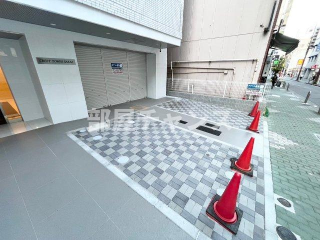 クレストタワー栄の駐車場